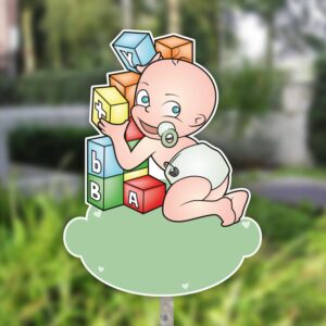 Geboortebord tuin spelende baby stapelt blokken